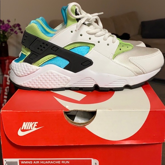 Nike Shoes - WMNS Nike Air Huaraches